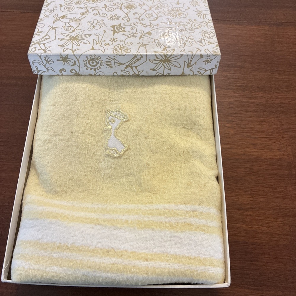 VTG Baby Yellow Flannelette Receiving Blanket Judy Sheet Co. 27.5" X 32" In Box